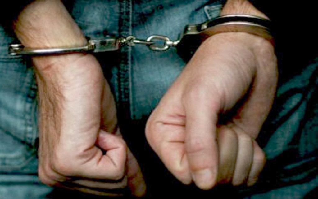 ASTI. Liquido urticante su volto di una donna per rapinarla, arrestato