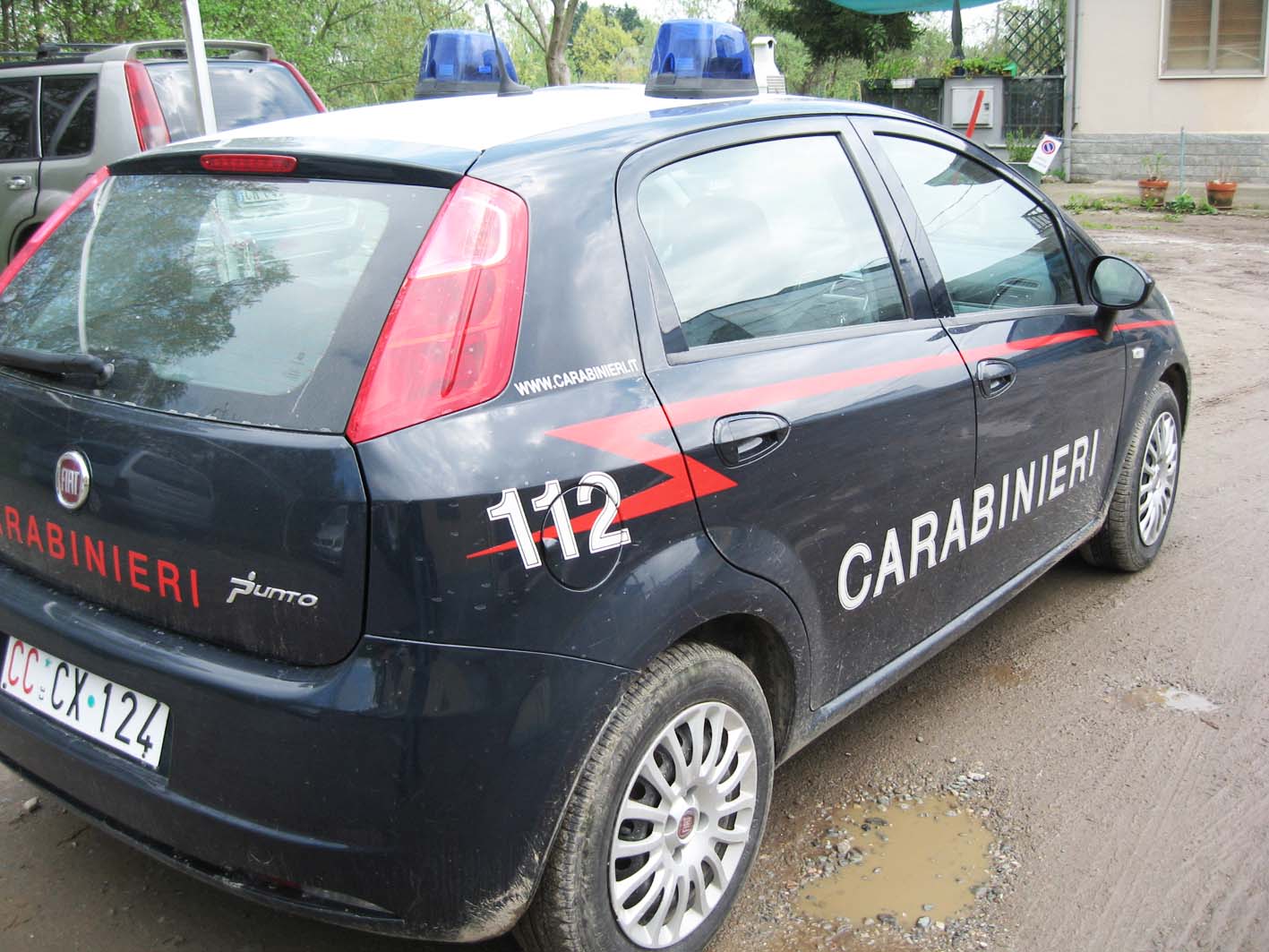 carabinieri auto