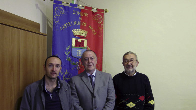 Il sindaco (al centro) e la giunta