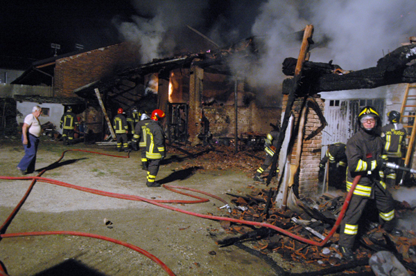 I pompieri al lavoro ai Torassi