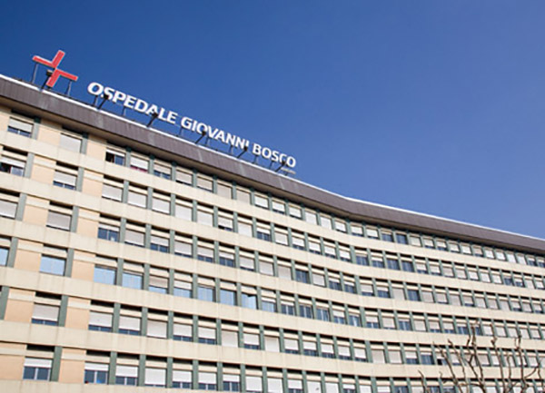 TORINO. Ciclista contro portiera auto aperta all’improvviso, è grave