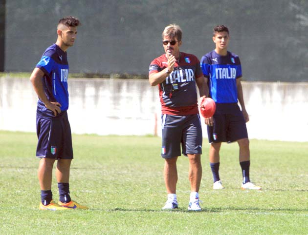 Il ct della Nazionale italiana Under 20, Alberigo Evani, ha diretto l'allenamento a Venaria