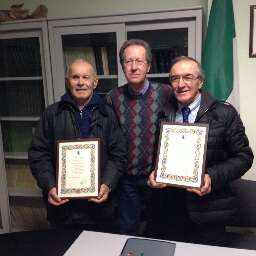 Cuceglio Sergio Pilotto con i medici Bessolo e Bardesono