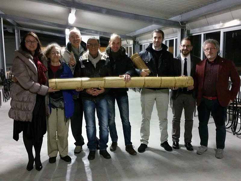 Pertusio incontro bambù