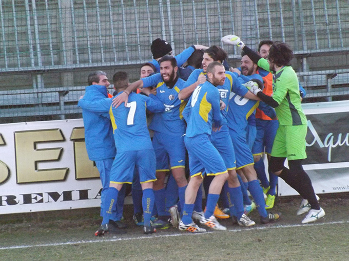 L'esultanza dei giocatori del Borgaro