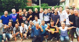 I giocatori e lo staff tecnico e dirigenziale dell’Esperanza